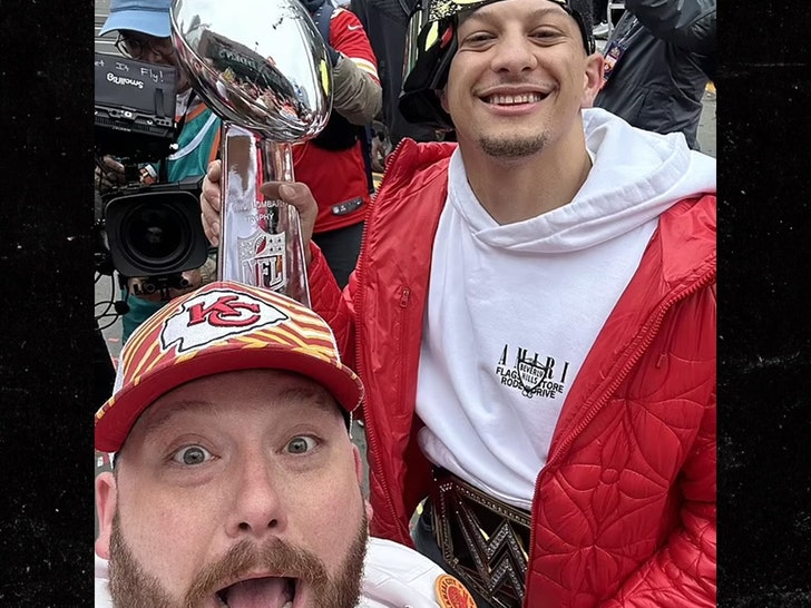 WATCH: Chiefs return to Kansas City with Lombardi Trophy after Super Bowl  win - ABC17NEWS