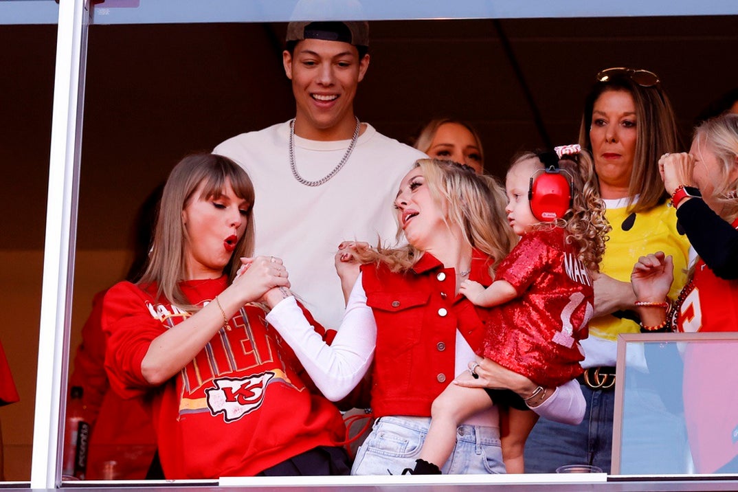 Taylor Swift Brittany Mahomes Celebration Chiefs4