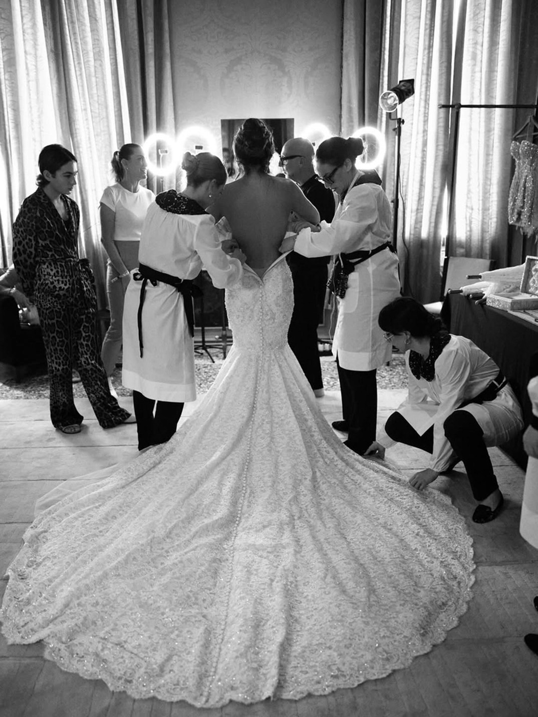 lauren sanchez wedding dress Shares First Look of Lauren Sánchez Wears Schiaparelli Couture
