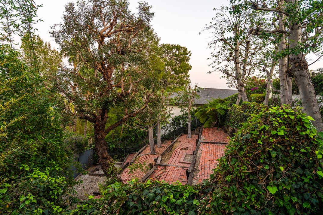 Richard Simmons Hollywood Hills New Photos 33