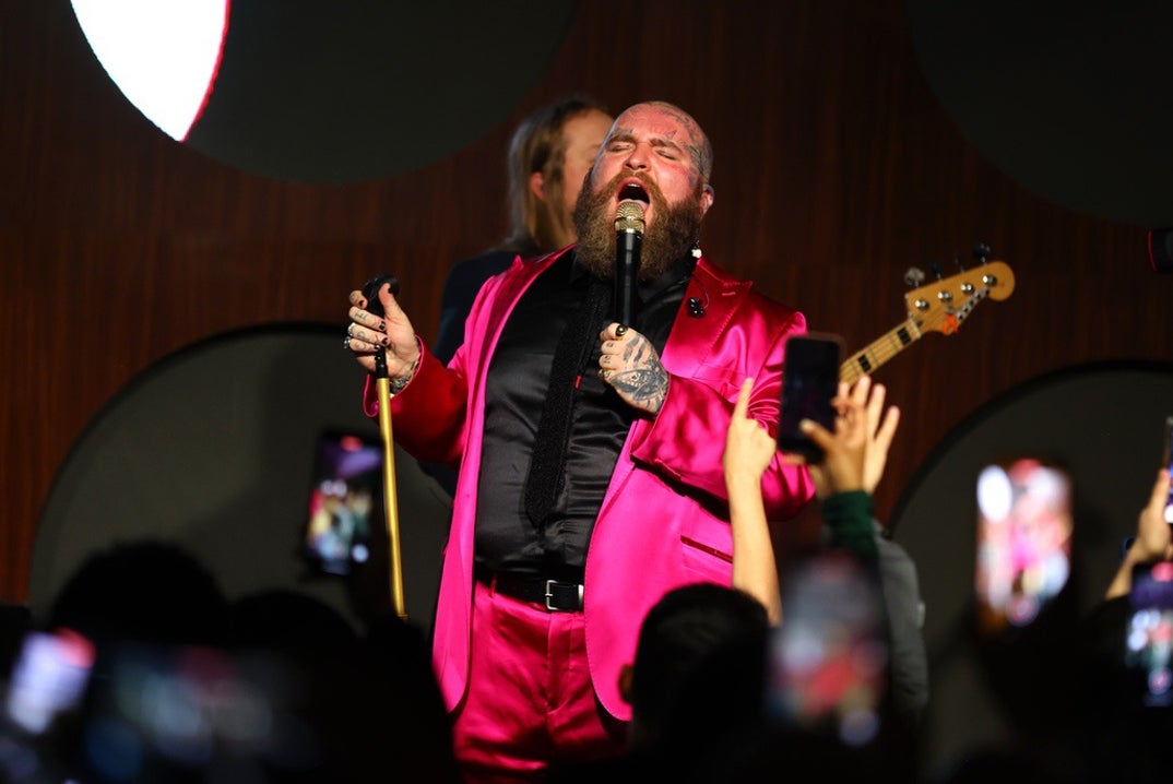 Teddy Swims Performance Pics 1