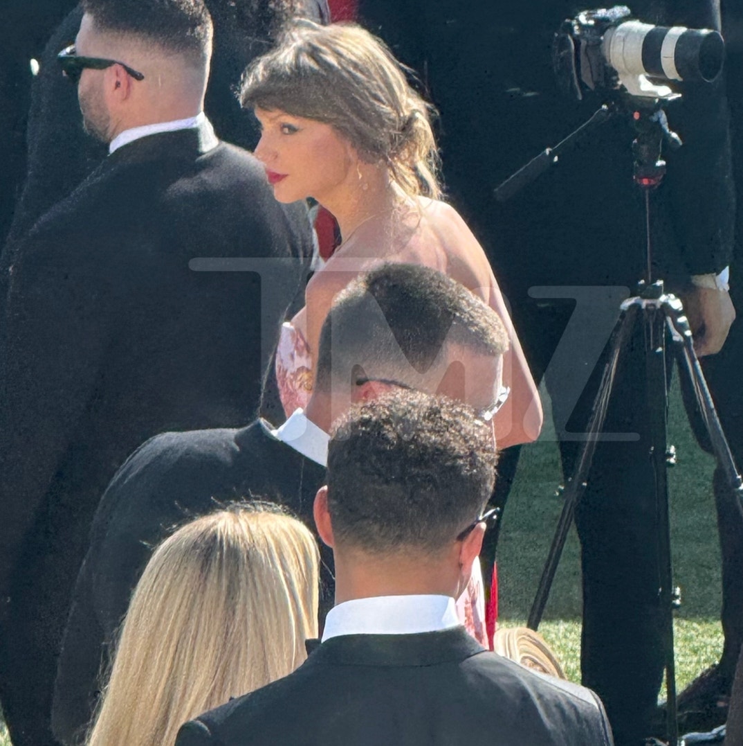 Taylor Swift Travis Kelce Juju Smith Wedding 12