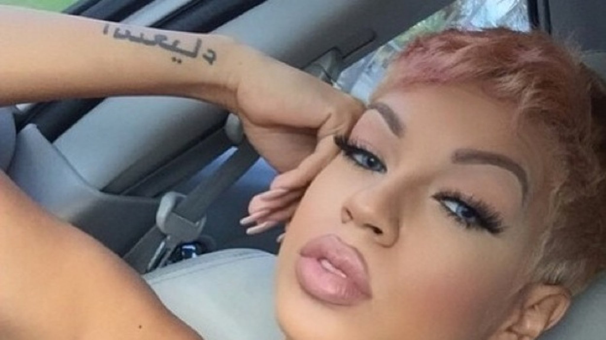Zashia Santiago's Sexy Snapshots