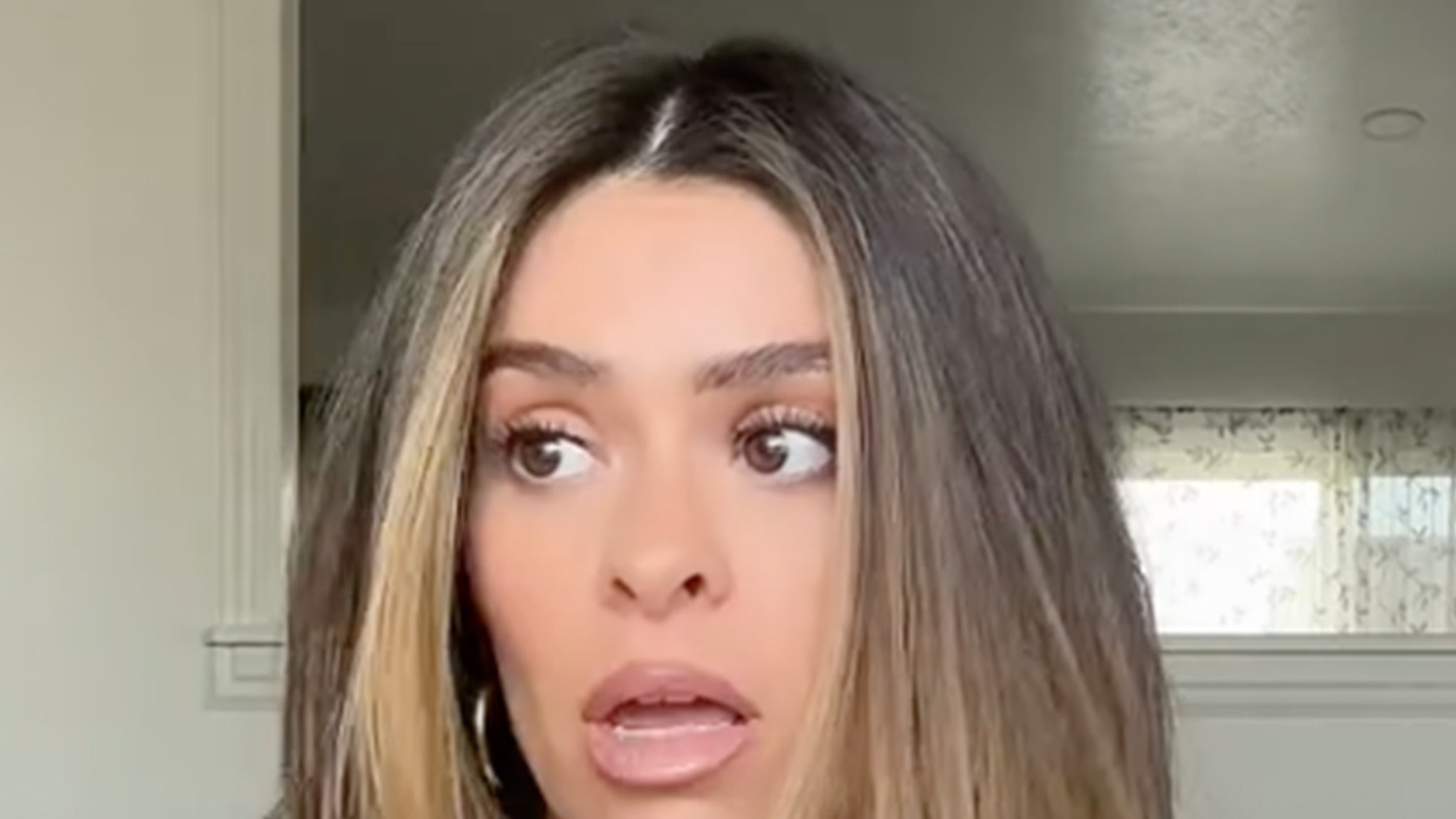 Taylor Frankie Paul draagt ’Can’t Wait to Sleep With You’ T-shirt