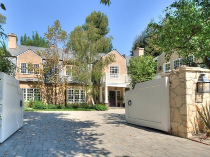 0531_adele_house_douglas-elliman-real-estate
