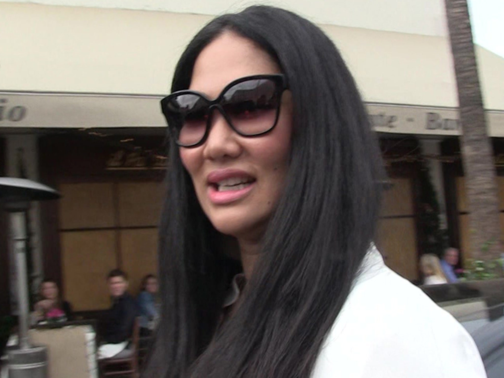 Kimora Lee Simmons Target Of Bathroom Stall Death Threat