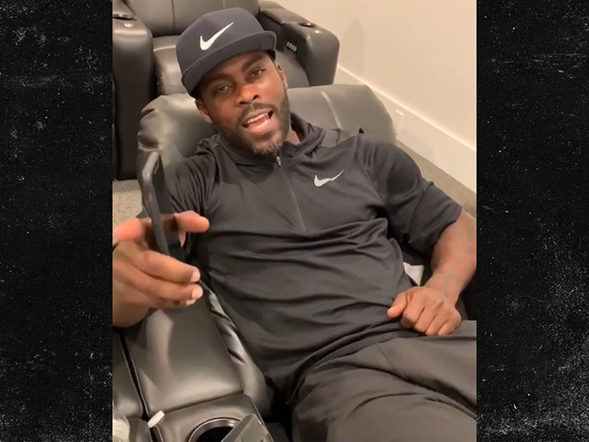 Mark Ingram hypes up Lamar Jackson before postgame press