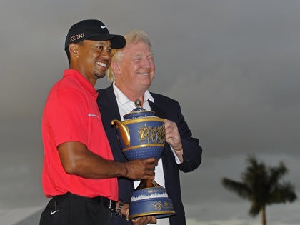 Donald Trump and Tiger Woods Together And Playing Golf photos 6