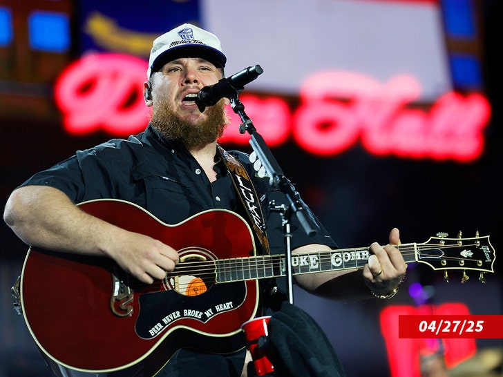 _luke-combs-stagecoach-getty-1