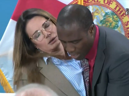 senator-faints-primary-05-06-2025