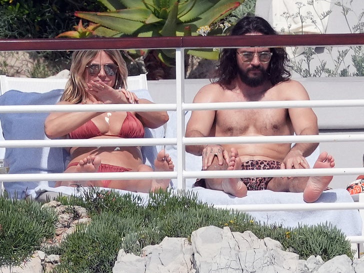 Heidi Klum And Tom Kaulitz Sun Bathing At Their Hotel In Cannes