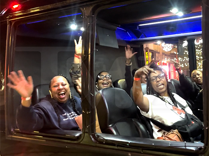 041326_tmz_comedy_crawl_riders_primary