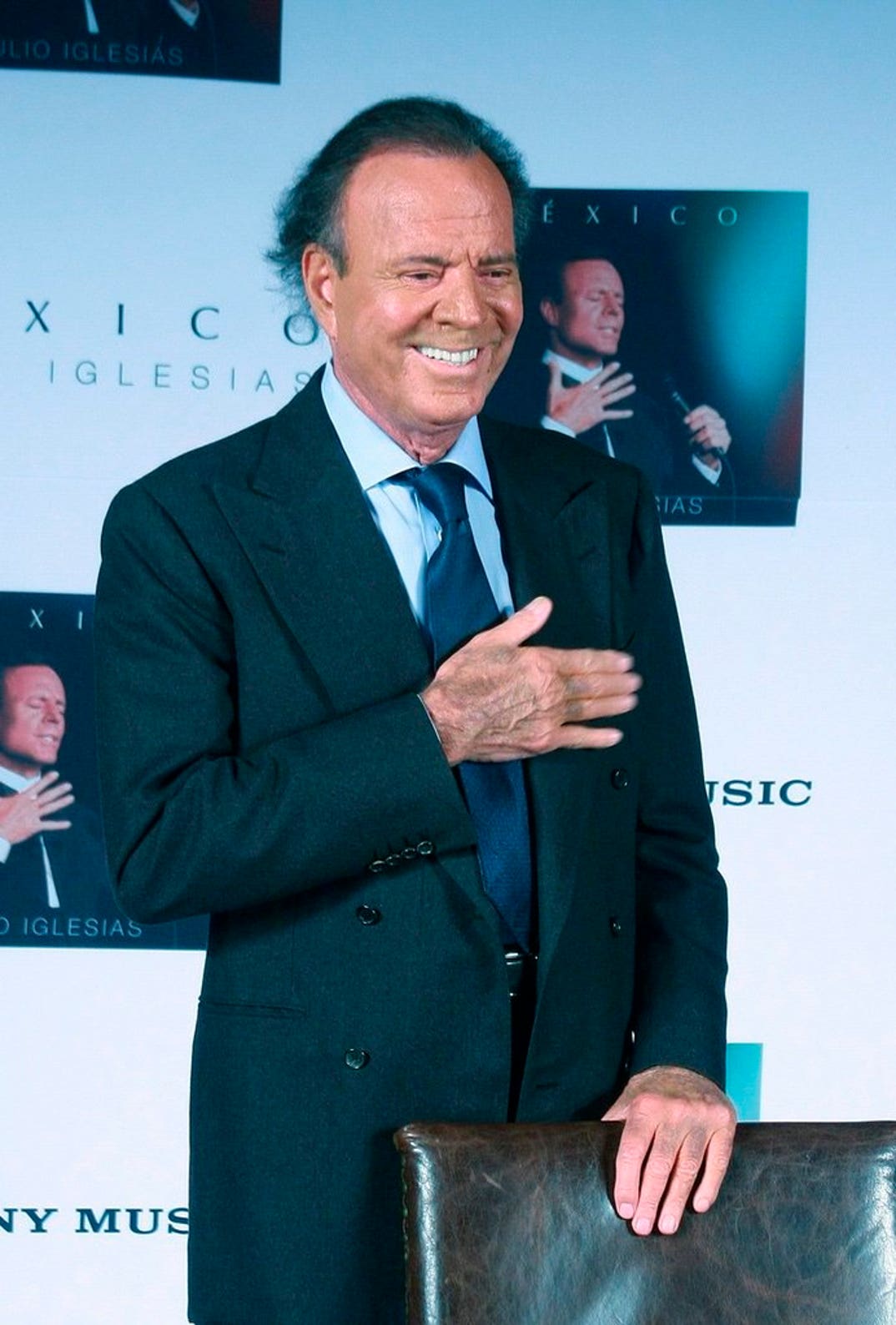 Julio Iglesias Through The Years 7