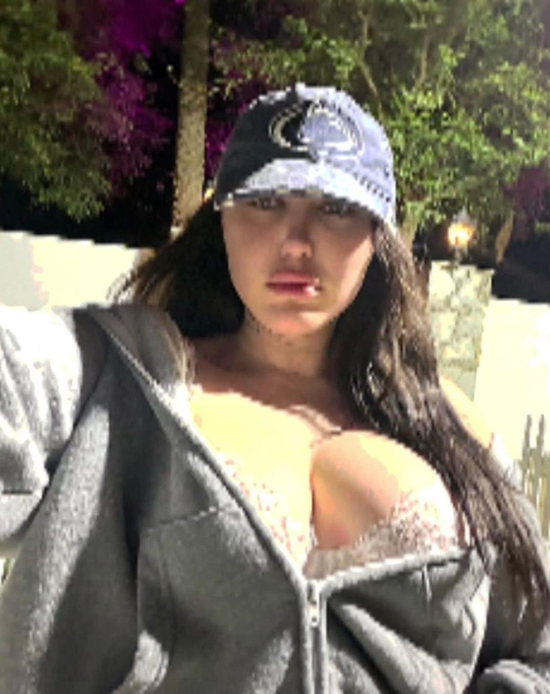 Noah Cyrus Hot Shots0000