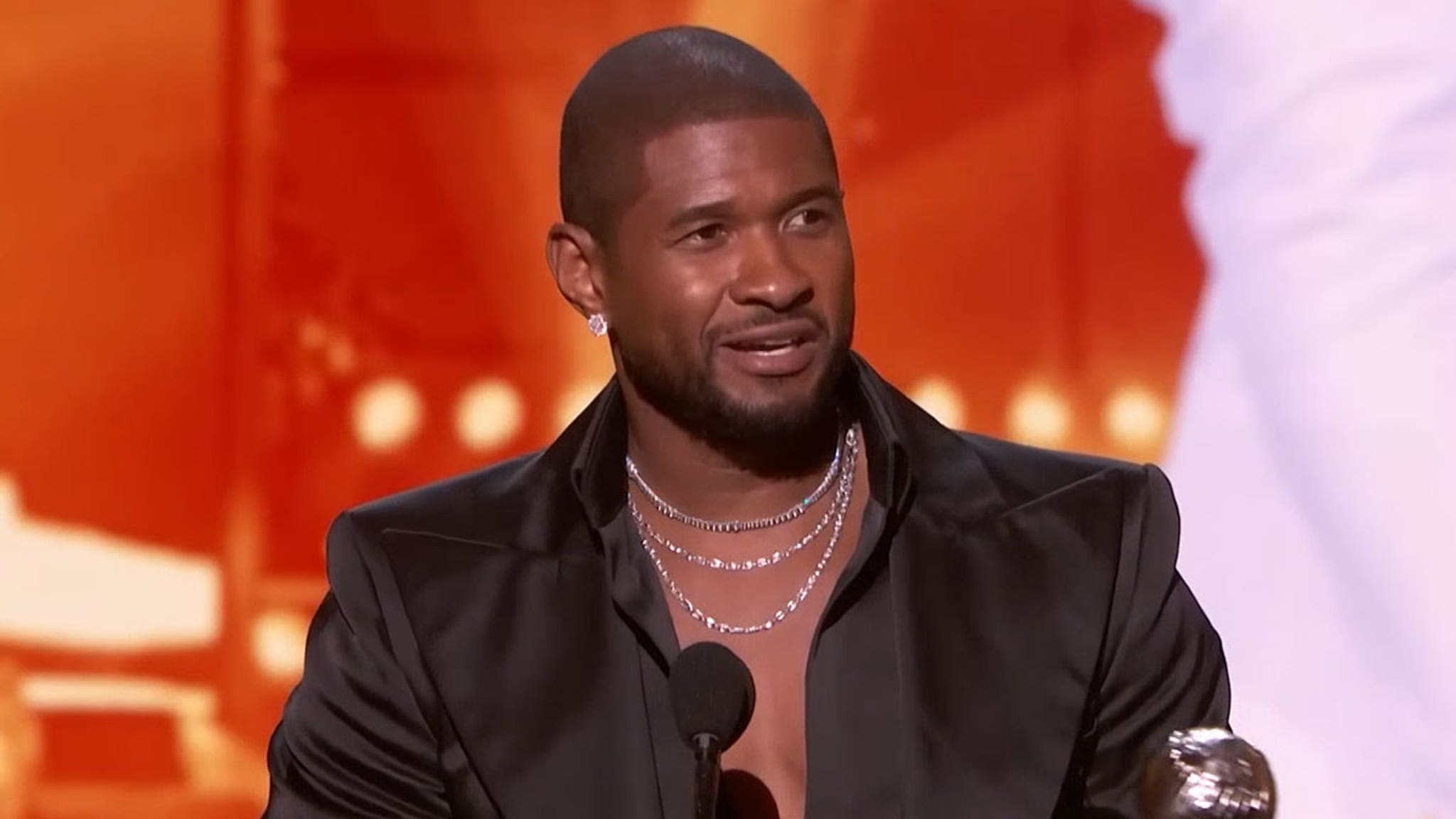 Usher Delivers Emotional Acceptance Speech at NAACP Image Awards #Usher