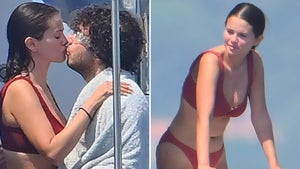 0728-Selena-Gomez-Benny-Blanco-Yacht-PRIMARY