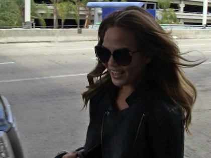 050615_chrissy_tiegan_primary