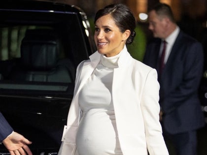 Meghan Markle Pregnant Photos-02