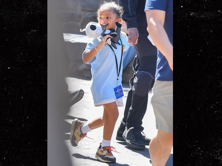 Stormi Webster Rocks Dad Travis Scott's New Nike Shoes: Pic – Hollywood Life