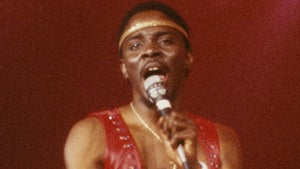 Earth Wind and Fire Singer Philip Bailey 'Memba Him?!