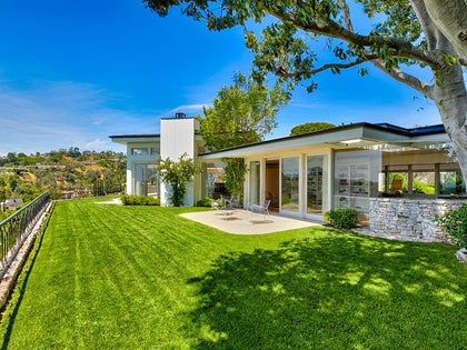 0807-elvis-presley-house-rental-inside-photos-primary