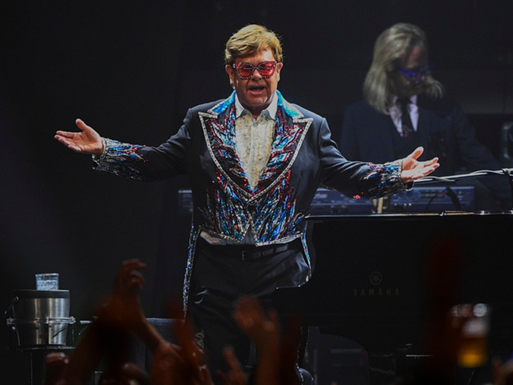 Elton John Performs 'Goodbye Yellow Brick Road,' Final Concert for ...