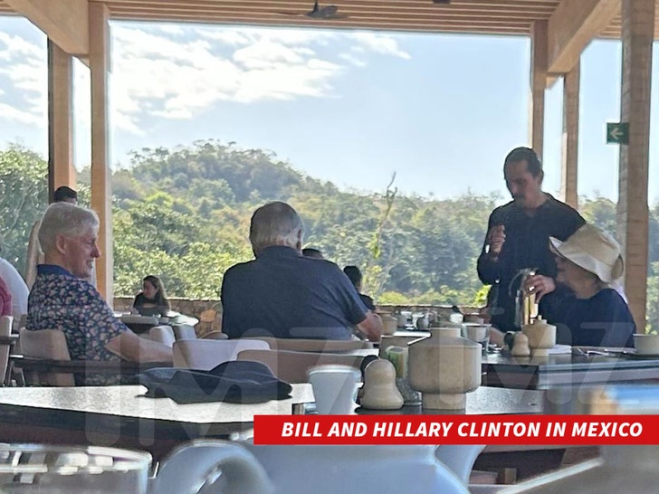 bill and hillary clinton in mexico
