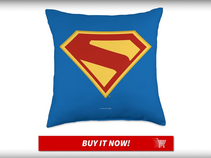 Superman-LOGO-THO-PILLO-SUPERMAN-MARCH Maine