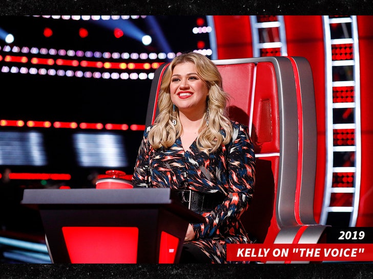 kelly clarkson the voice sub getty swipe