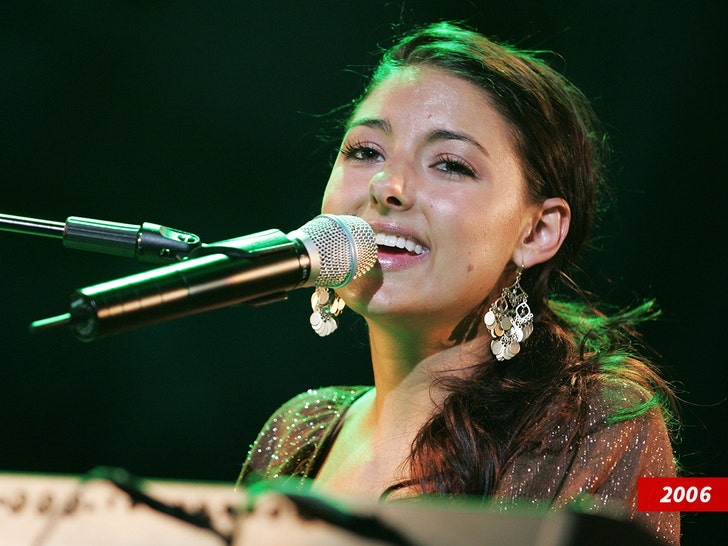 stacie orrico sub getty swipe 1