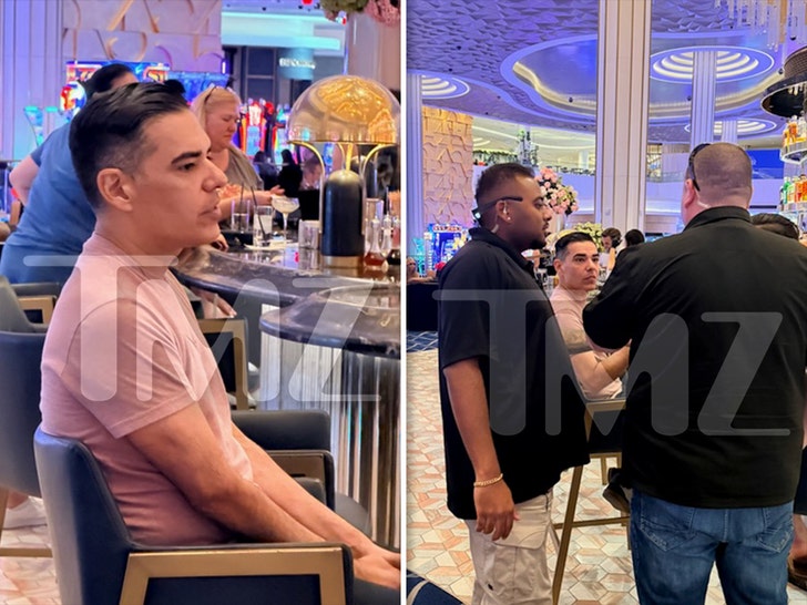 Robert Garcia no cassino em Las Vegas tmz 15