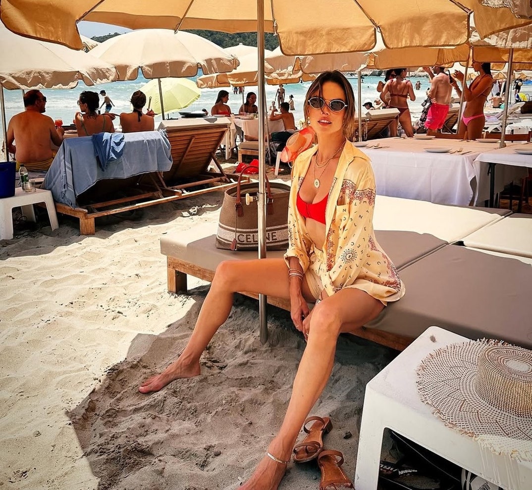 Alessandra Ambrosio Hot Shots 13