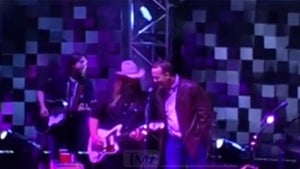 Petyon Manning Sings 'Tennessee Whiskey' With Country Music Star Chris Stapleton (VIDEO)