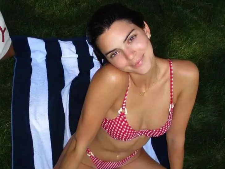 Kendall Jenner's Hot Bikini Shots