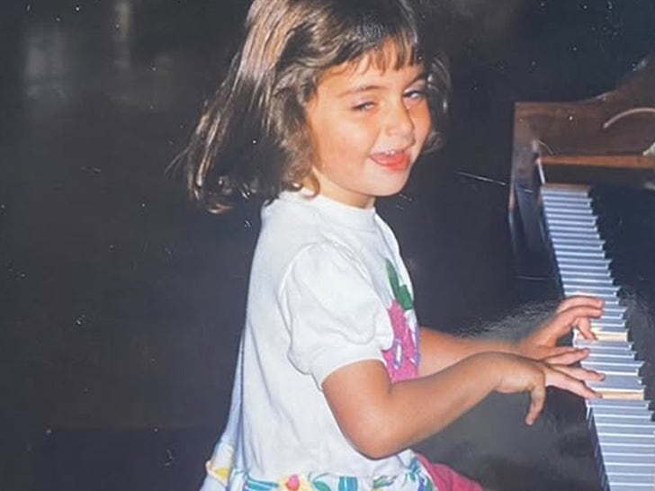 Guess Who This Lil’ Piano Player Turned Into!