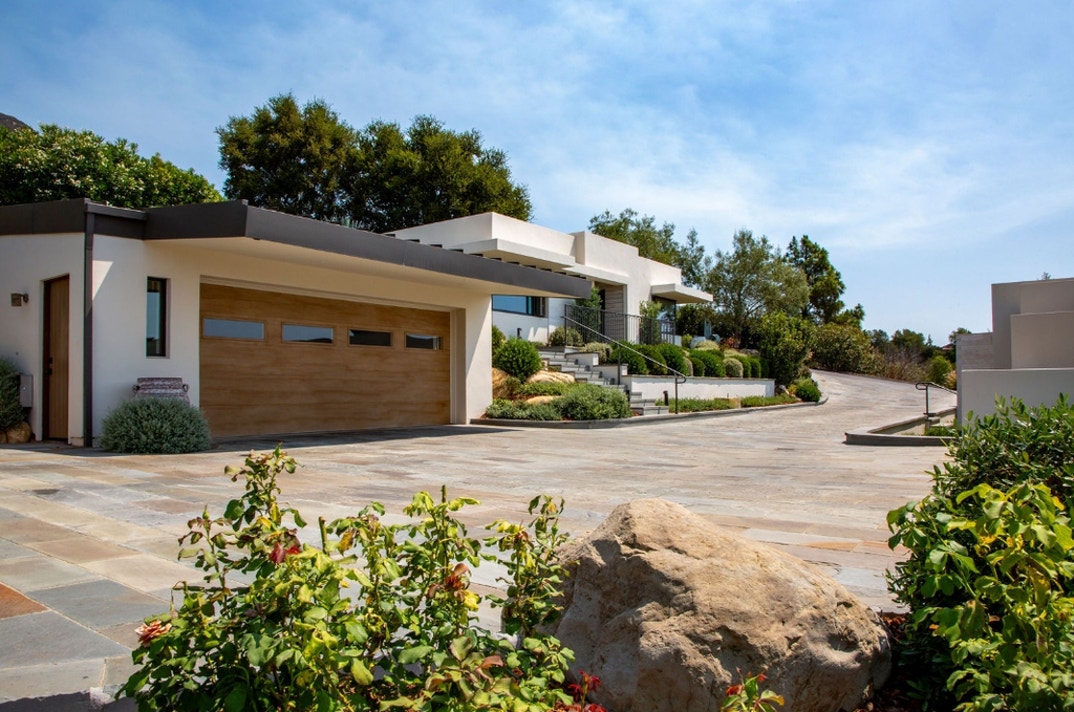 Christopher Lloyd Selling SB Retreat 9