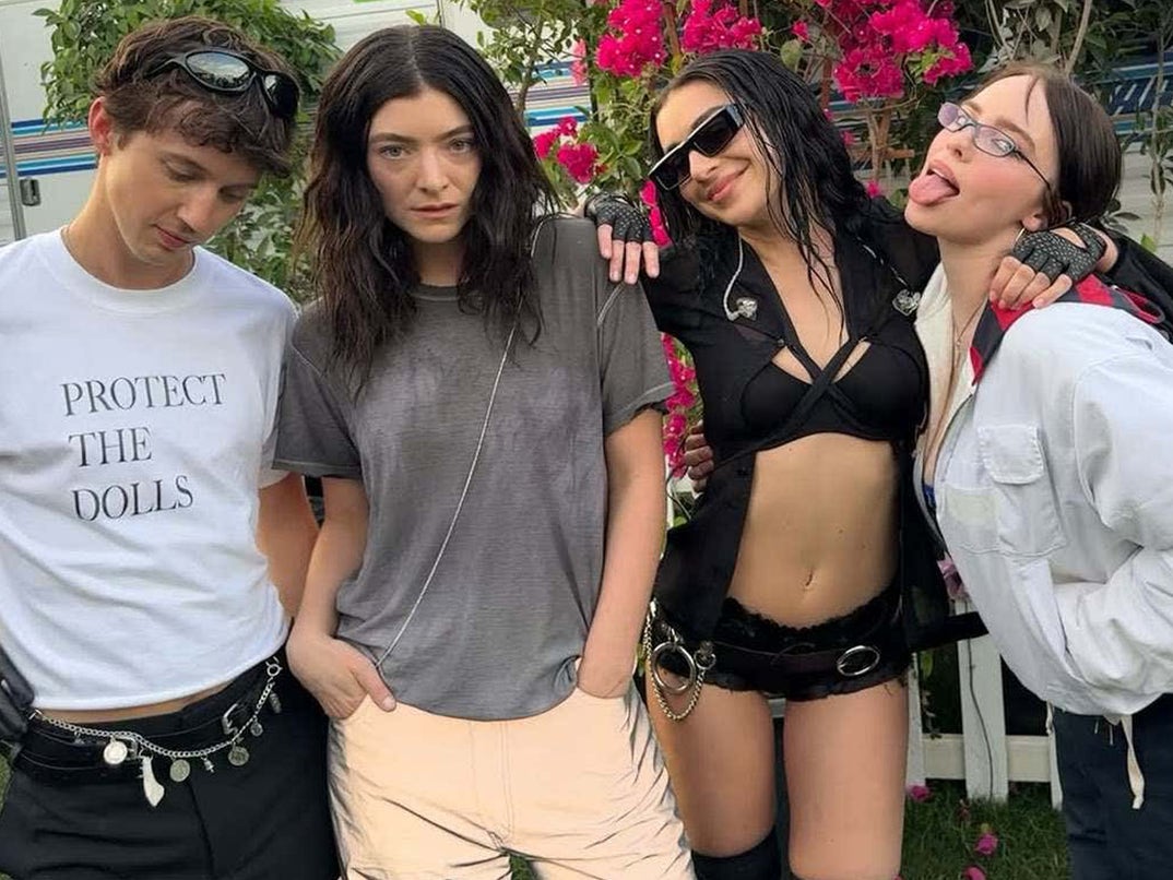 Troye Sivan vs. Lorde vs. Charli XCX vs. Billie Eilish -- Backstage Baddies Edition