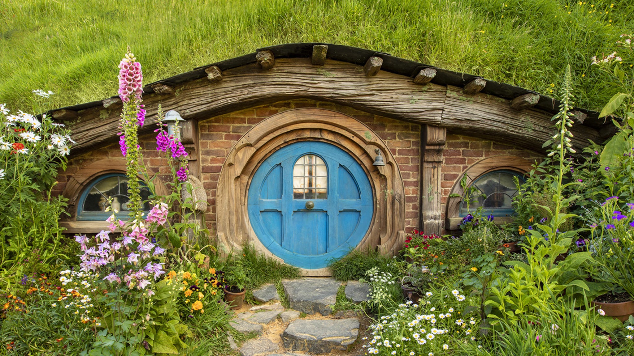 'Lord of the Rings' movie set listed on Airbnb for 2 night stay
