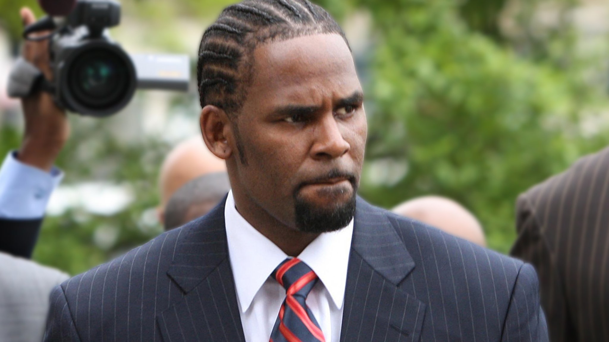 R Kelly s Team Reported Stolen Recordings Might Be Linked To I Admit 