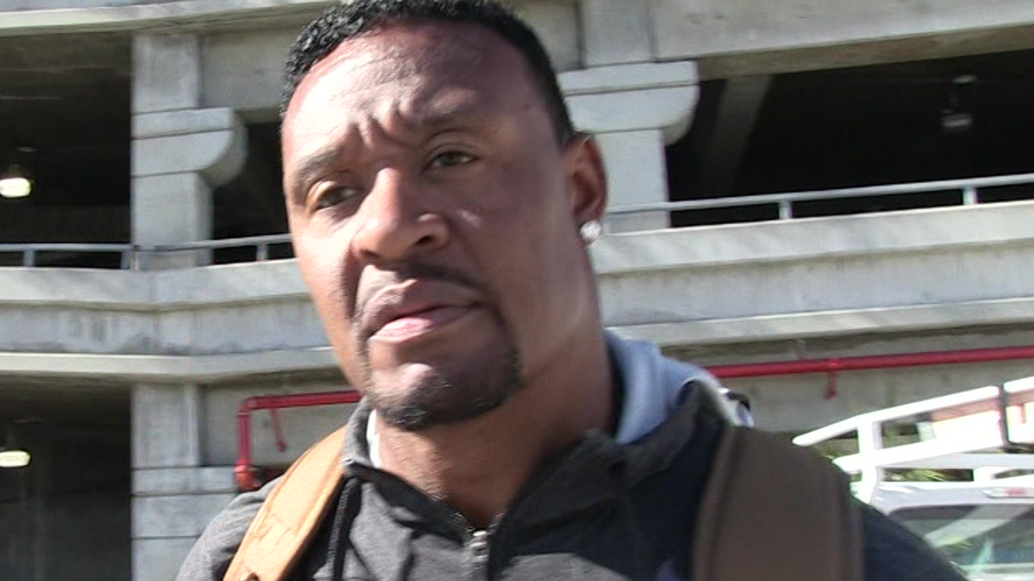 Willie McGinest Charged With Two Felonies Over Restaurant Attack