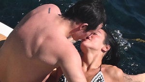 0630-Dua-Lipa-Callum-Turner-PDA-Amalfi-PRIMARY-5