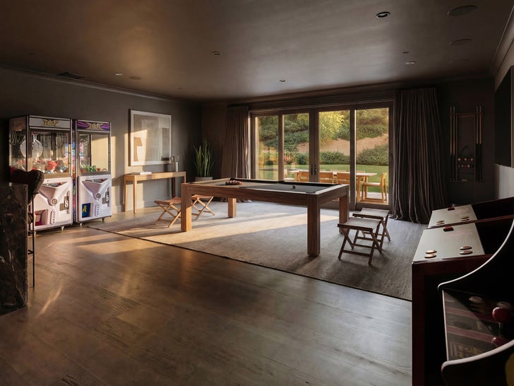 0430-Kylie-Jenner-Hidden-Hills-Home-For-Sale-Sub3