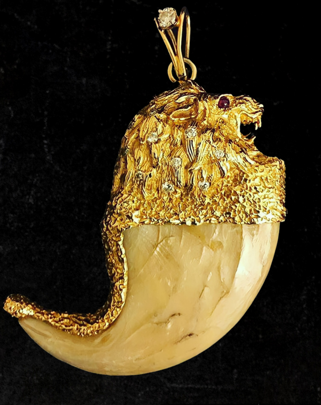 Victorian Lion Claw Pendant on 18Kt Rose Gold | Galerie Pénélope