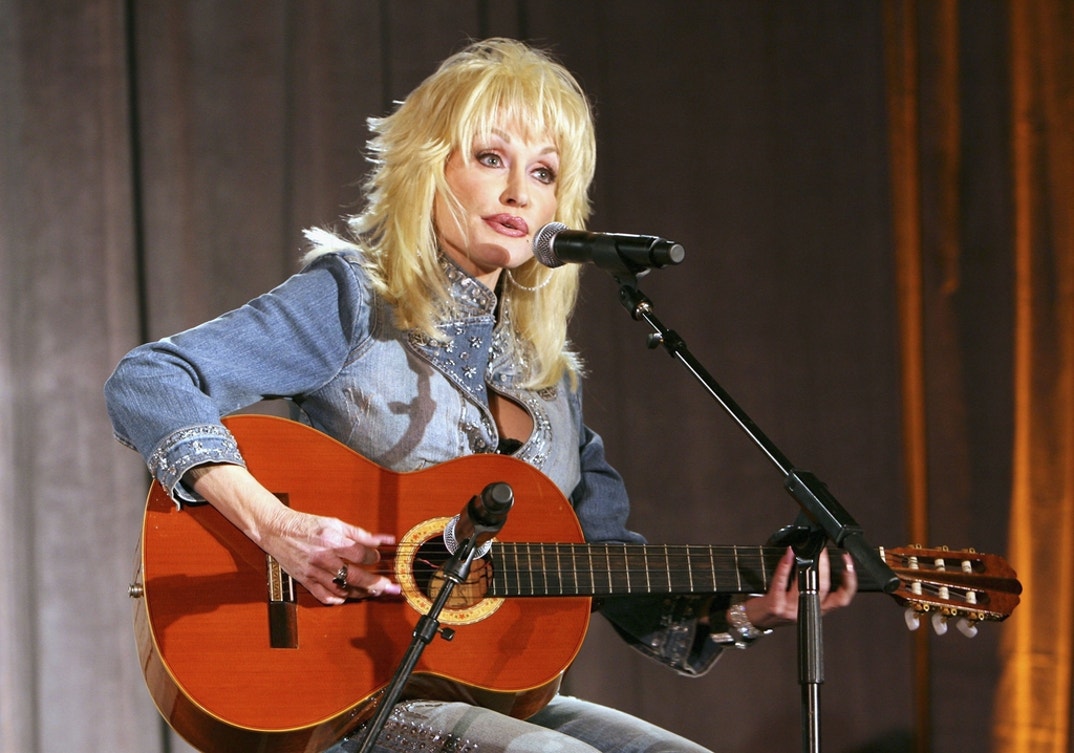 Dolly Parton On Stage 3