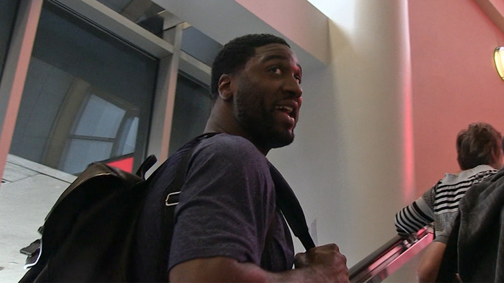 Roy Hibbert Says It S Not A Good Look For Jeanie Buss Bf To Drop N Bomb Video