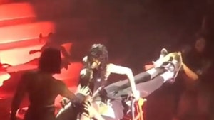 Teyana Taylor Straddles Iman Shumpert's Face and Crotch in Concert