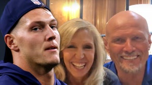 Leighton Vander Esch darwin sandy vander esch