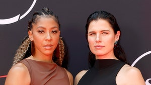 candace-parker-anna-petrakova-getty-1