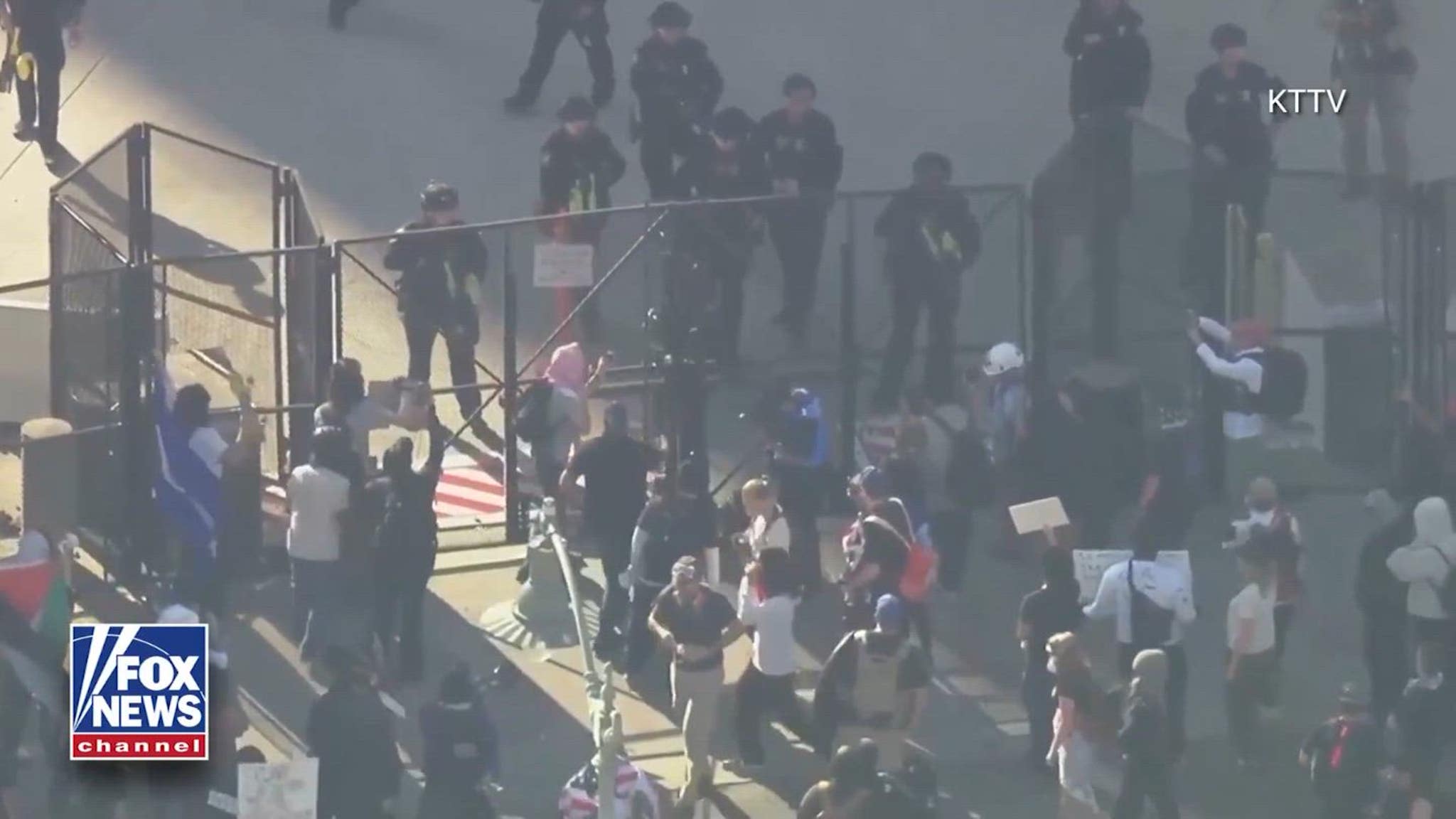 Sommige No Kings-protesten ontaarden in gewelddadige chaos, zo blijkt uit video’s