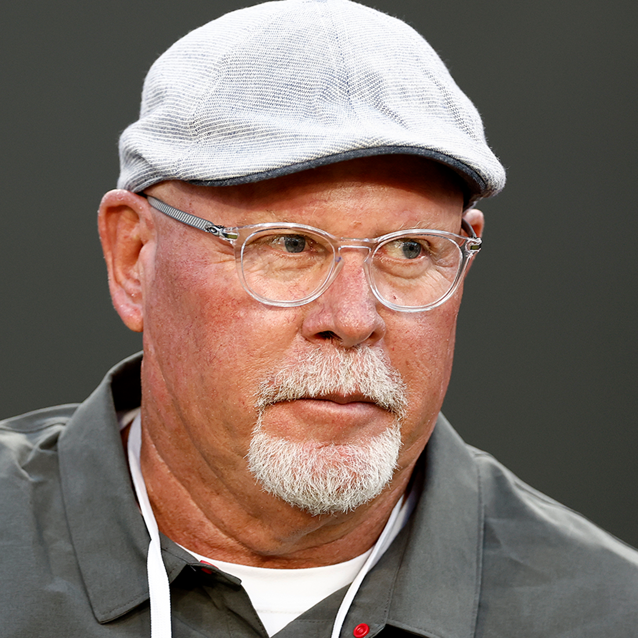 The color of Bruce Arians' face sure seems like a medical emergency, This  is the Loop